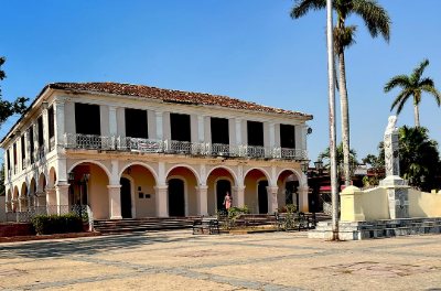 Discover VIÑALES Cuba palazzo signorile con porticato